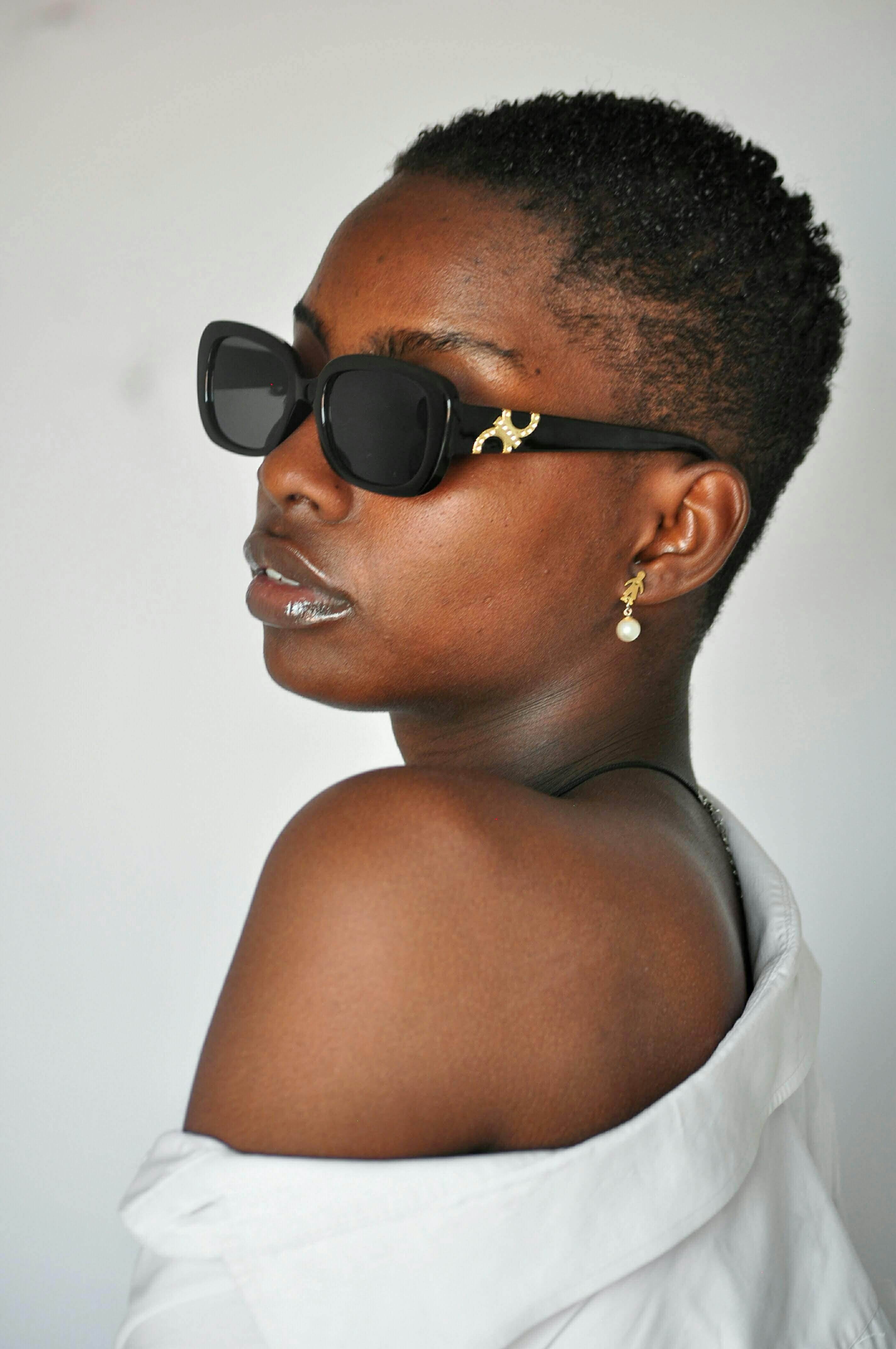 我在雨里等你海报